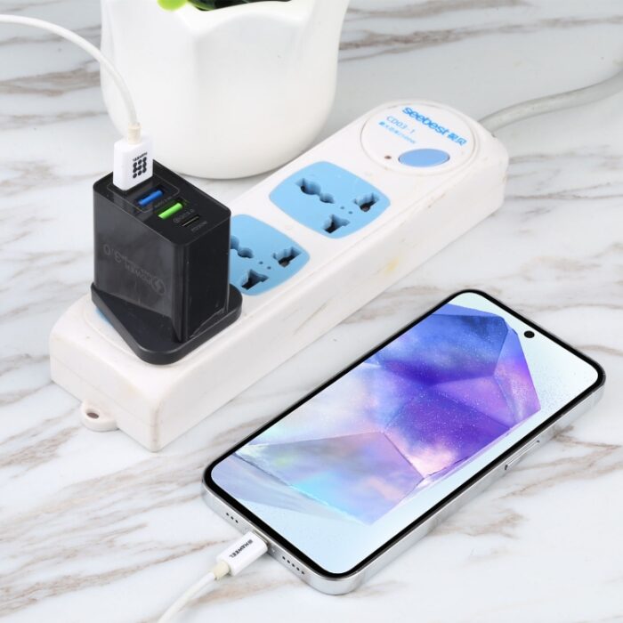 AR-2025 4-Port USB-C PD 20W and QC3.0 Wall Charger, UK Plug - Image 5