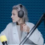 SOYTO P2961 Wireless Bluetooth Headphones with Mic, 10h Playback - Image 2